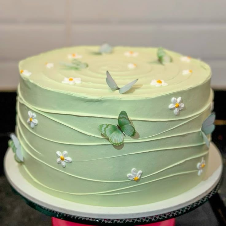 Luxury pista cake with drip design from best cake shop in kottakkal.